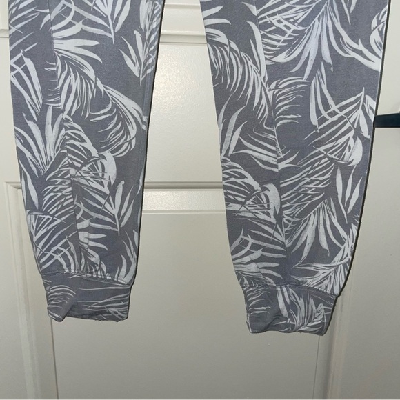 Rachel Zoe palm print lounge set - Picture 13 of 16